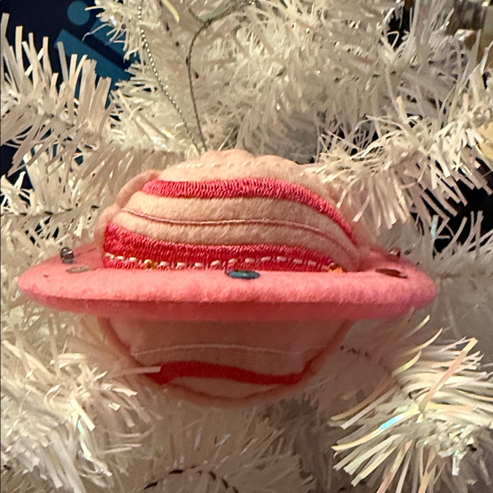 NWT set of 4 Saturn Planet Ornaments felt with embroidery 5 x 3”